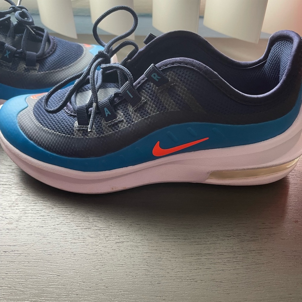 Very gently used Nike kids Air Max Axis blue & white sneakers size 2